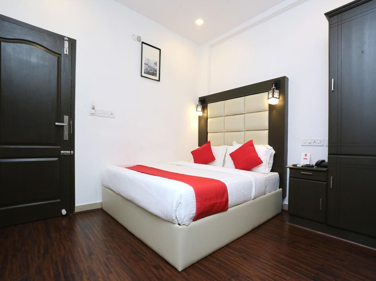 Hotel Qube Kochi Екстериор снимка