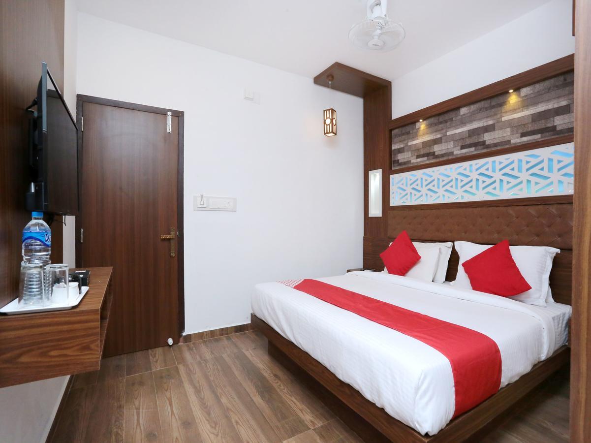 Hotel Qube Kochi Екстериор снимка