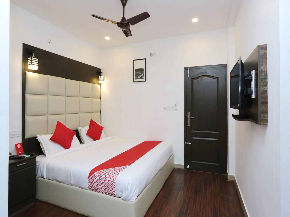 Hotel Qube Kochi Екстериор снимка