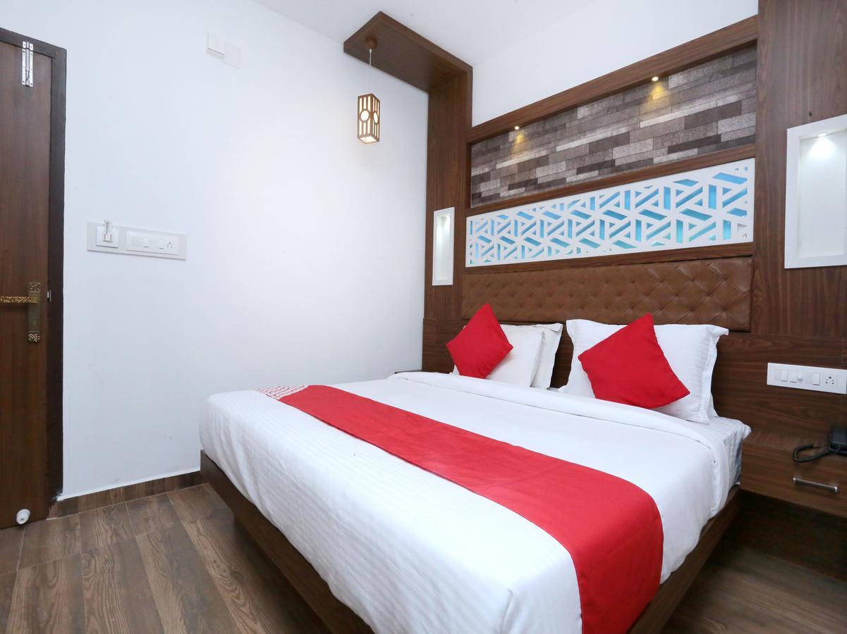 Hotel Qube Kochi Екстериор снимка