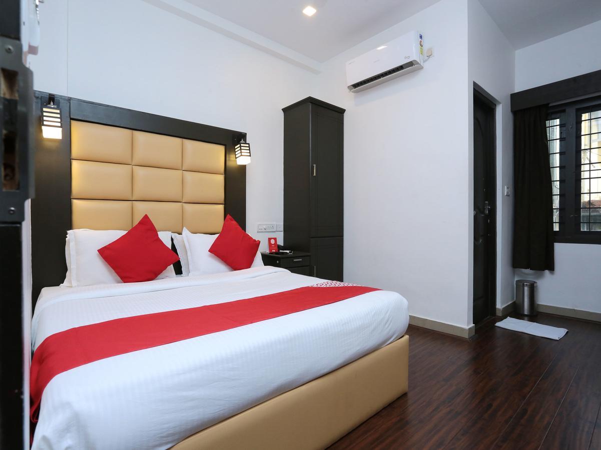 Hotel Qube Kochi Екстериор снимка