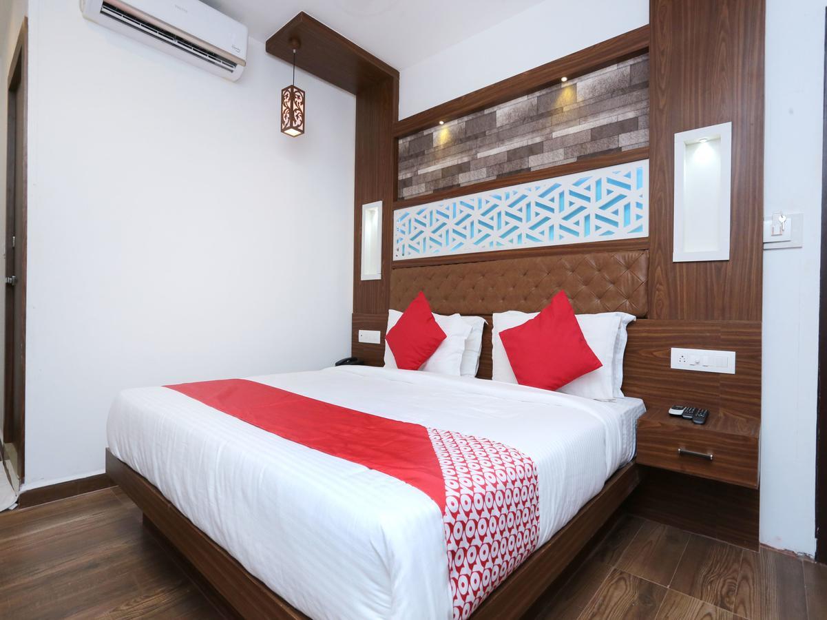 Hotel Qube Kochi Екстериор снимка