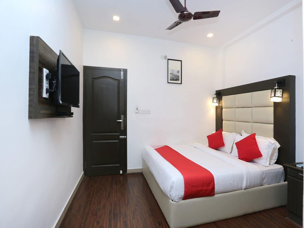 Hotel Qube Kochi Екстериор снимка